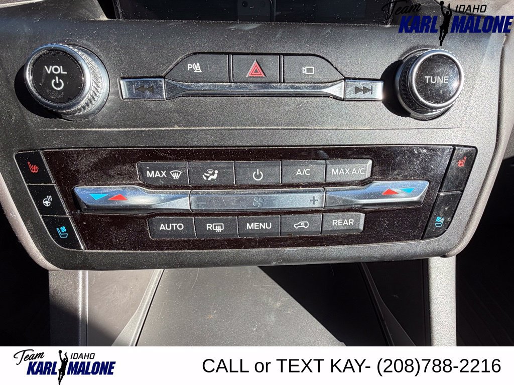 Used 2020 Ford Explorer Platinum w/ Premium Technology Package AWD/4WD image 47