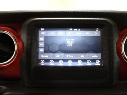 Used 2021 Jeep Wrangler Unlimited Rubicon w/ Cold Weather Group AWD/4WD image 3