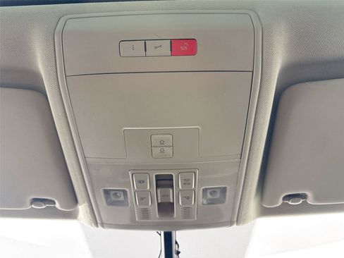 Used 2021 Volkswagen Atlas SE w/ Panoramic Sunroof Package FWD image 21