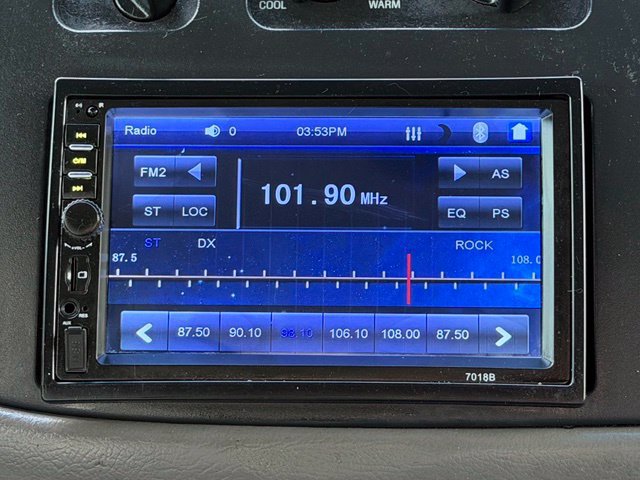 Used 1998 Ford E-150 and Econoline 150 Club Wagon RWD image 18