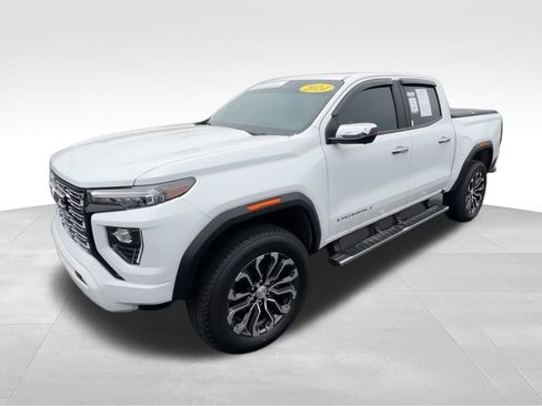 Used 2024 GMC Canyon Denali AWD/4WD image 4