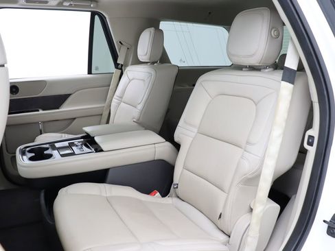 Used 2019 Lincoln Navigator Reserve AWD/4WD image 35