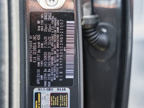 Used 2024 Kia Telluride S AWD/4WD image 46