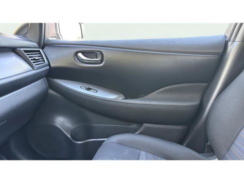 Used 2025 Nissan Leaf S FWD image 30