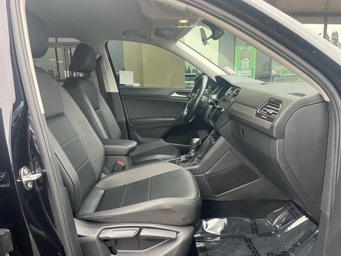 Used 2019 Volkswagen Tiguan SE image 11