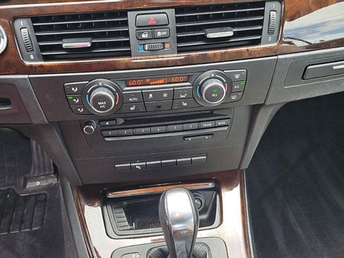 Used 2013 BMW 328i Convertible RWD image 14