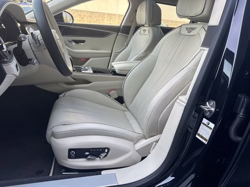 Used 2023 Bentley Flying Spur V8 image 15