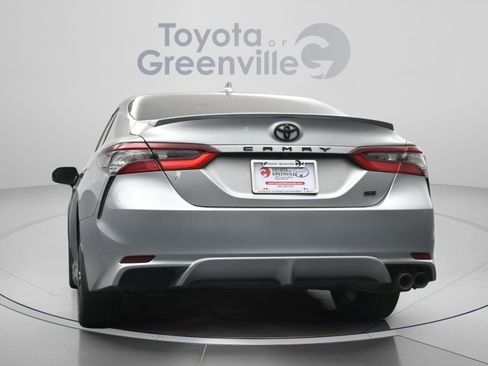 Used 2024 Toyota Camry SE image 13