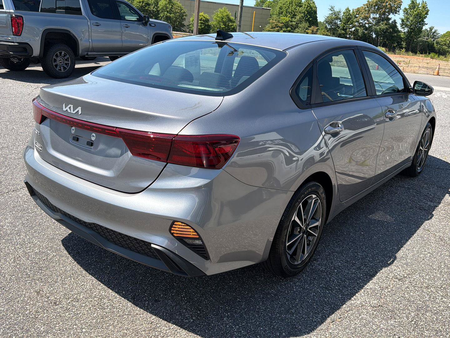 Used 2023 Kia Forte LXS FWD image 10