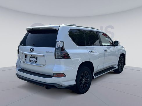Used 2023 Lexus GX 460 Luxury w/ Sport Design Package AWD/4WD image 7