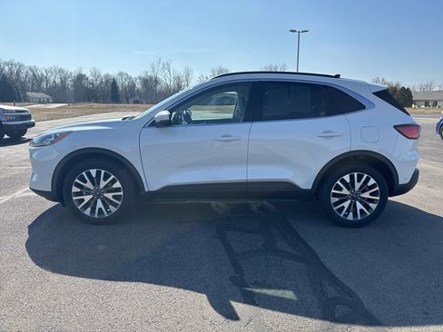 Used 2020 Ford Escape Titanium image 6