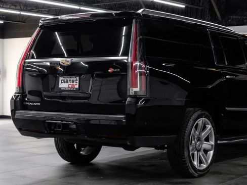 Used 2020 Cadillac Escalade ESV Luxury RWD image 12