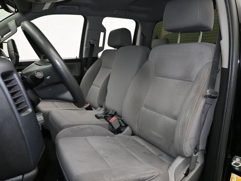 Used 2018 Chevrolet Silverado 1500 Custom w/ Custom Value Package image 10