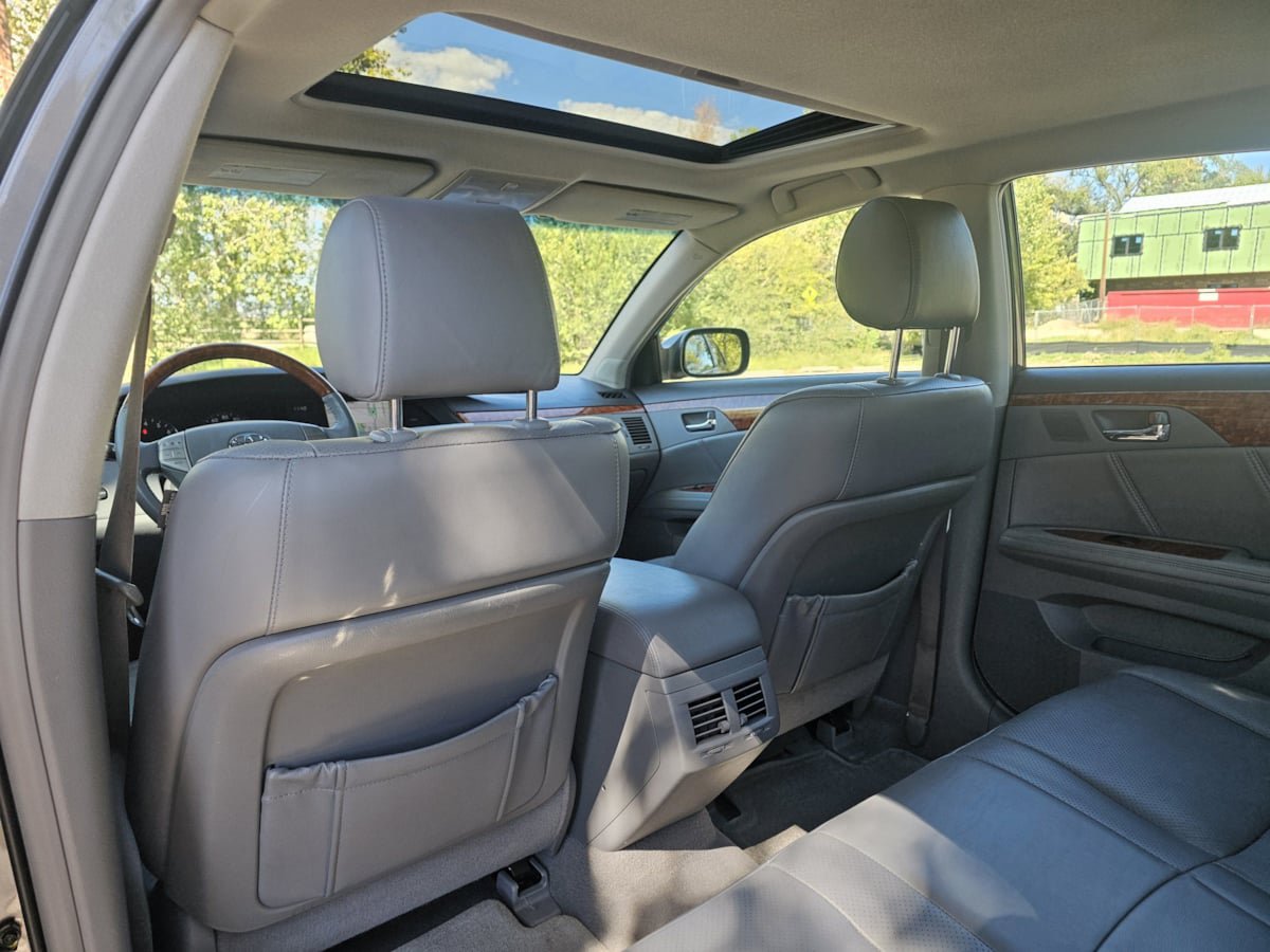 Used 2006 Toyota Avalon Limited FWD image 29
