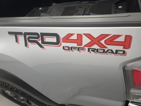 Used 2021 Toyota Tacoma TRD Off-Road w/ Blackout Package (TMS) AWD/4WD image 33