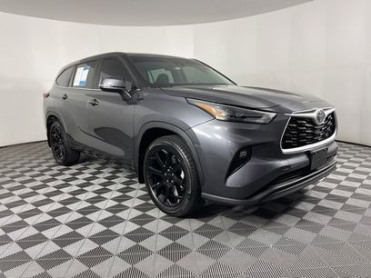 Used 2024 Toyota Highlander LE