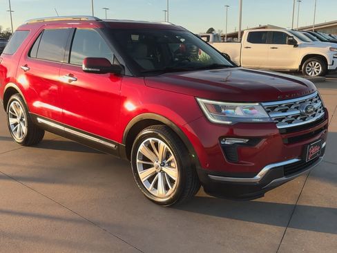 Used 2019 Ford Explorer Limited w/ Ford Safe & Smart Package image 3