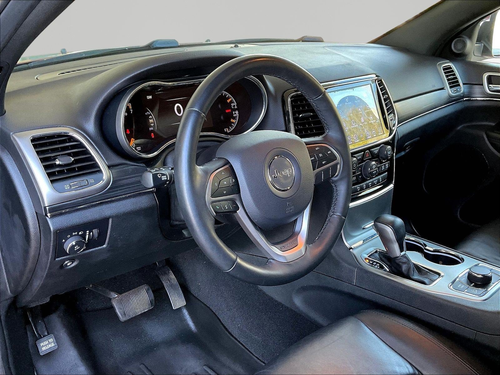 Used 2019 Jeep Grand Cherokee Limited AWD/4WD image 16
