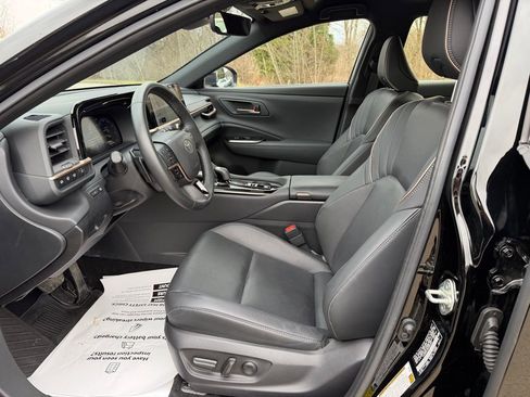 Certified 2025 Toyota Crown Signia image 11