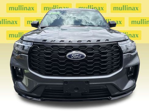 New 2026 Ford Explorer ST-Line w/ ST-Line Street Pack RWD image 13
