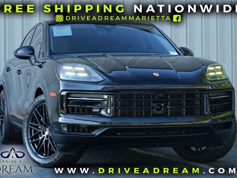 Used 2025 Porsche Cayenne Coupe AWD/4WD image 2