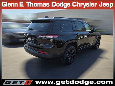 New 2025 Jeep Grand Cherokee L Laredo image 4