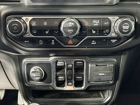 Used 2022 Jeep Gladiator Sport AWD/4WD image 21