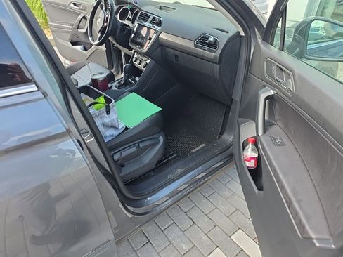Used 2019 Volkswagen Tiguan SE w/ Panoramic Sunroof Package AWD/4WD image 17