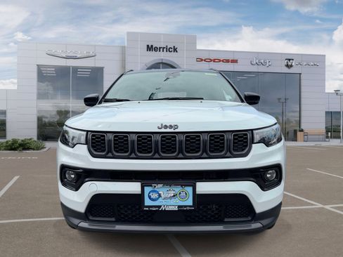 Used 2025 Jeep Compass Limited w/ Sun & Sound Group AWD/4WD image 3