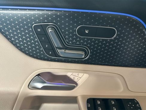 Certified 2025 Mercedes-Benz GLB 250 4MATIC image 13