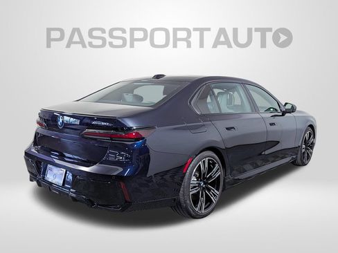 Used 2026 BMW i7 xDrive60 AWD/4WD image 7