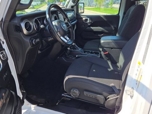 Used 2019 Jeep Wrangler Unlimited Sahara w/ Safety Group AWD/4WD image 21