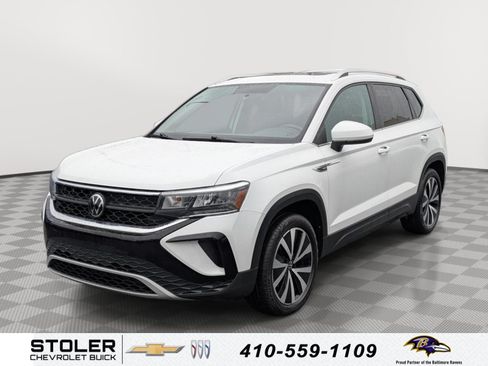 Used 2022 Volkswagen Taos SE w/ Panoramic Sunroof Package AWD/4WD image 1