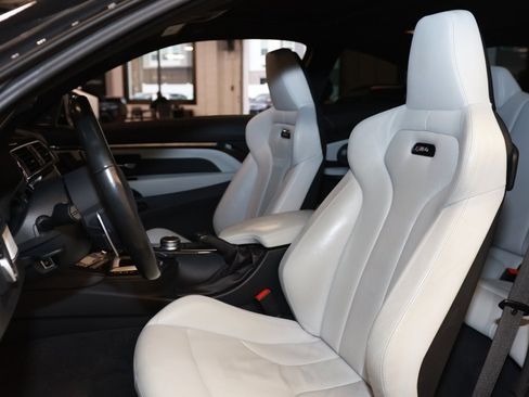 Used 2019 BMW M4 Coupe w/ Executive Package image 11