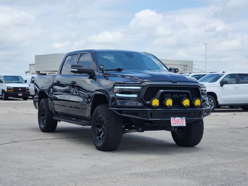 Used 2022 RAM 1500 Big Horn AWD/4WD image 3