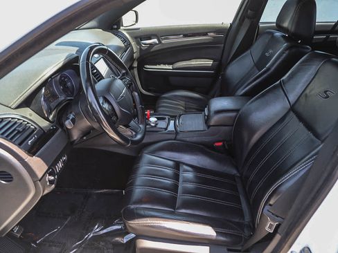 Used 2018 Chrysler 300 S RWD image 17