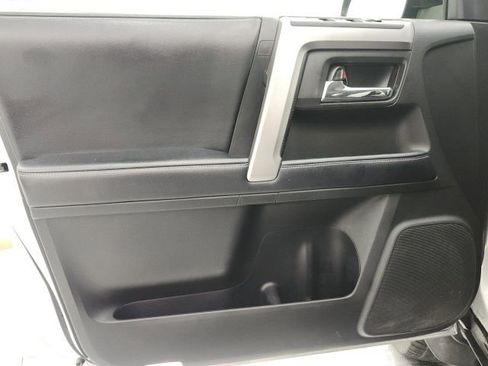 Used 2018 Toyota 4Runner SR5 Premium image 11