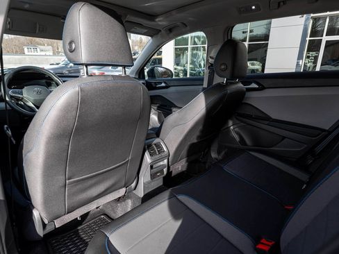 Used 2024 Volkswagen Taos SE image 22