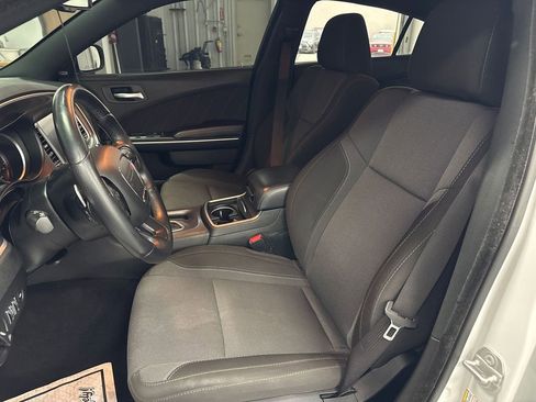 Used 2022 Dodge Charger SXT image 9