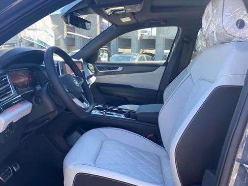 New 2026 Volkswagen Atlas Cross Sport SEL Premium R-Line AWD/4WD image 9