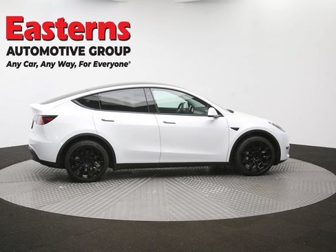 Used 2021 Tesla Model Y Long Range AWD/4WD image 38