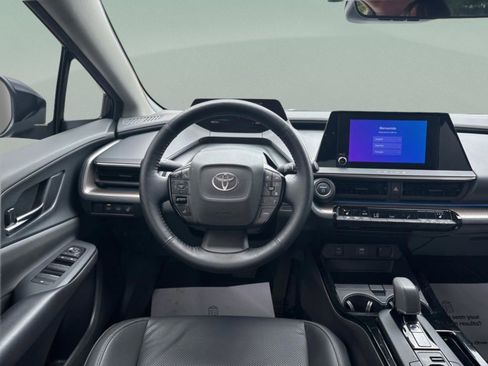 Used 2023 Toyota Prius XLE FWD image 9