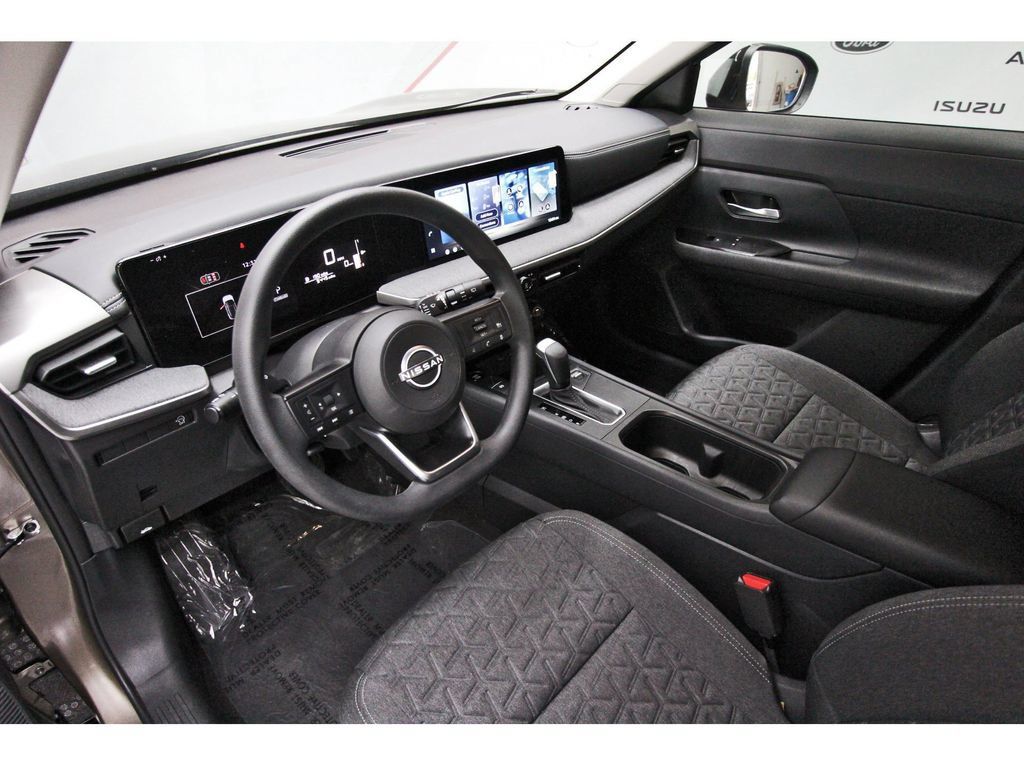 Used 2026 Nissan Kicks SV FWD image 13