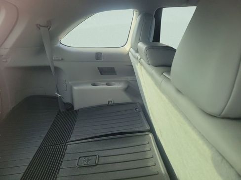 Used 2017 Toyota Highlander XLE image 6