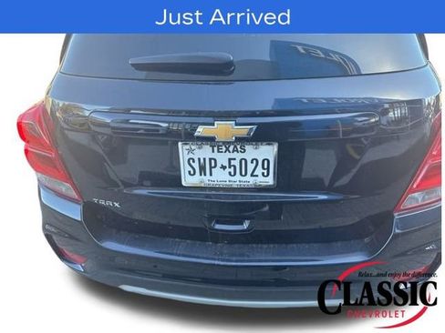 Used 2022 Chevrolet Trax LT w/ LT Convenience Package image 23