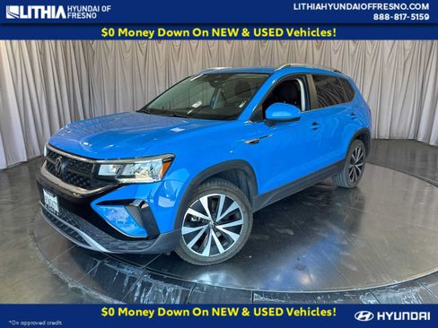 Used 2023 Volkswagen Taos SE w/ Panoramic Sunroof Package AWD/4WD image 1