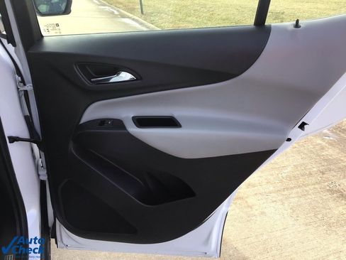 Used 2024 Chevrolet Equinox LS image 12