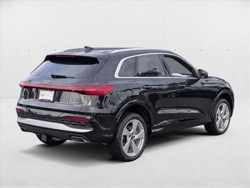 Used 2025 Audi Q5 Premium Plus w/ Premium Plus AWD/4WD image 2
