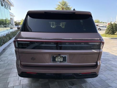 New 2026 Lincoln Navigator L Black Label AWD/4WD image 3