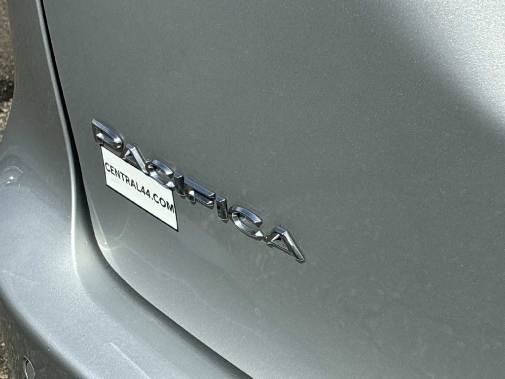 Used 2026 Chrysler Pacifica Limited FWD image 12